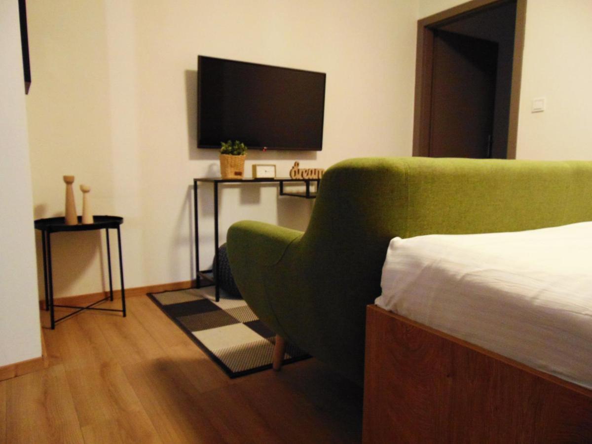 Apartments Glam โปเรช ภายนอก รูปภาพ