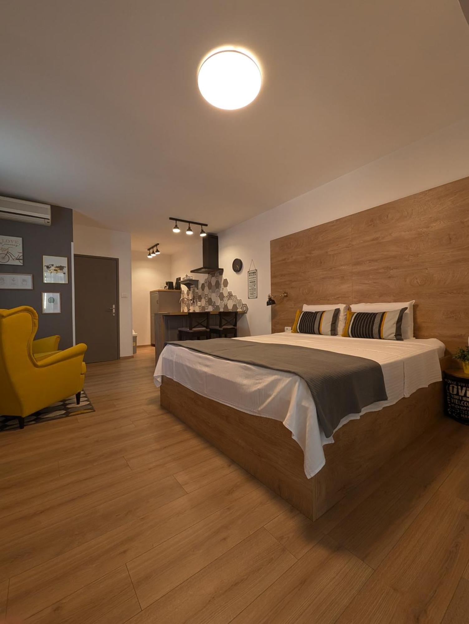 Apartments Glam โปเรช ภายนอก รูปภาพ