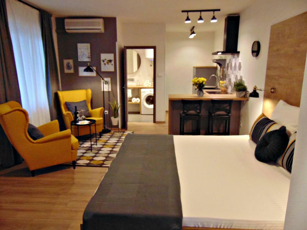 Apartments Glam โปเรช ภายนอก รูปภาพ