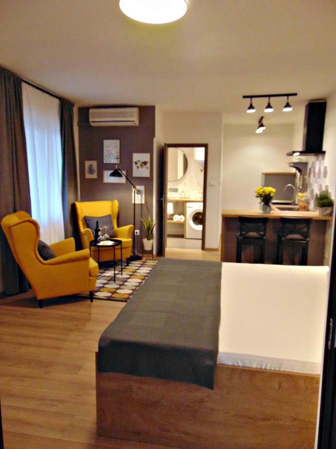 Apartments Glam โปเรช ภายนอก รูปภาพ